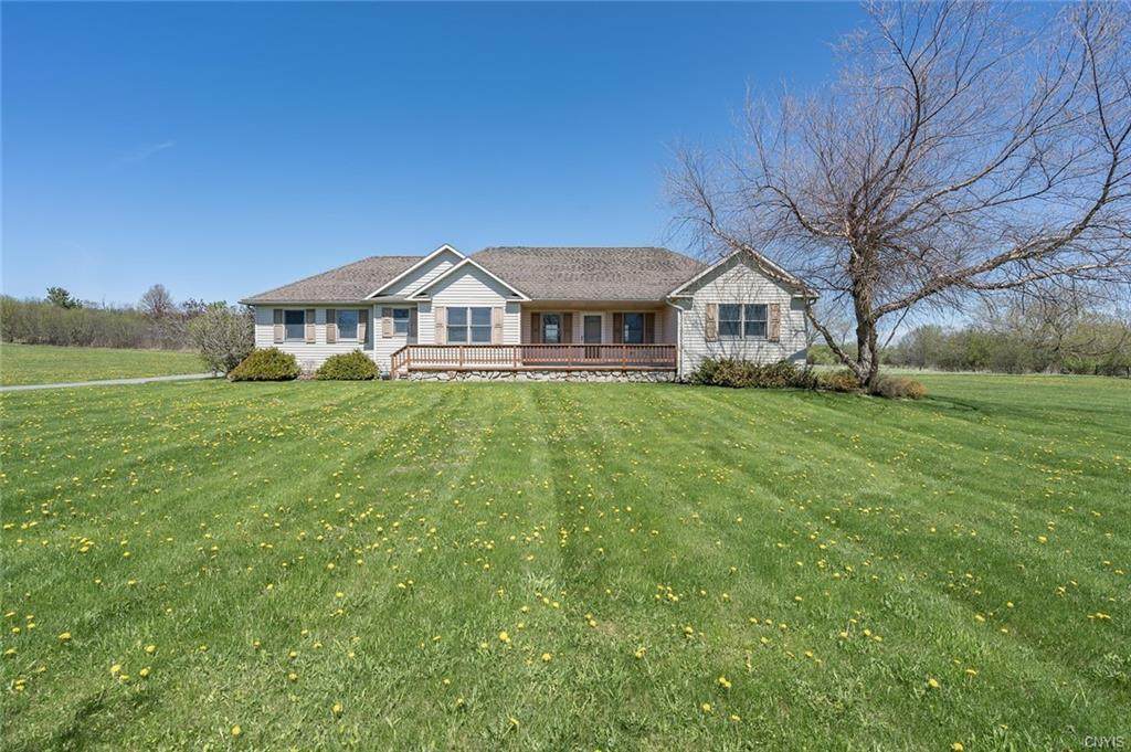 216 St Lawrence Avenue - Photo 1
