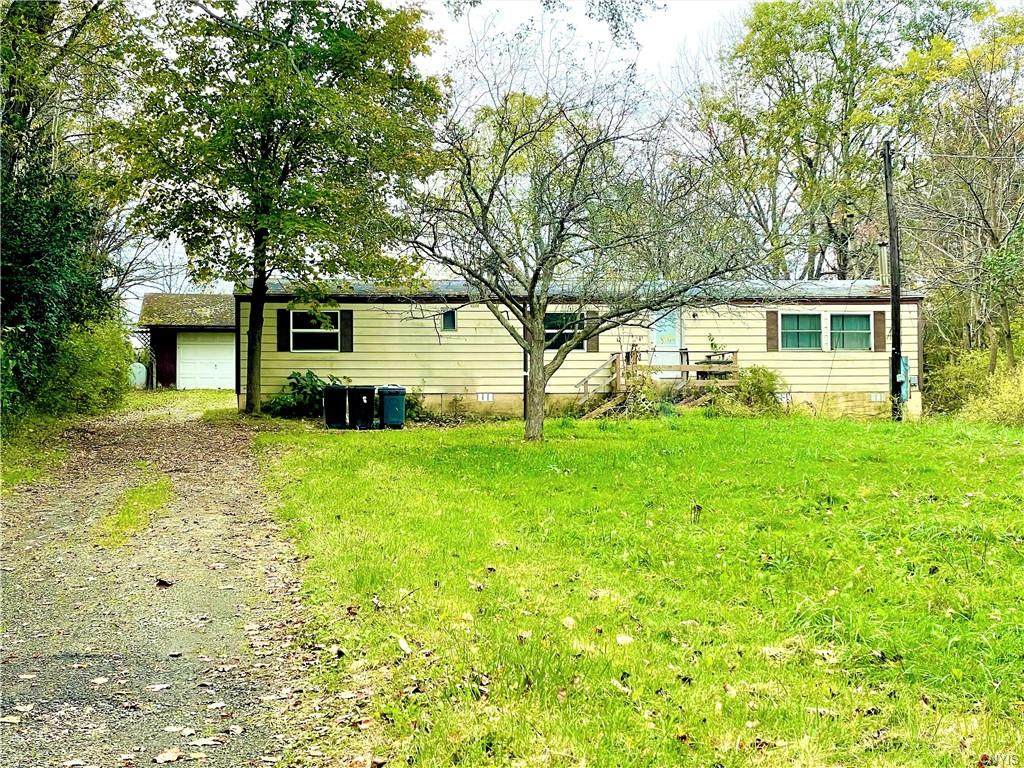 384 Applegate Road - Photo 1
