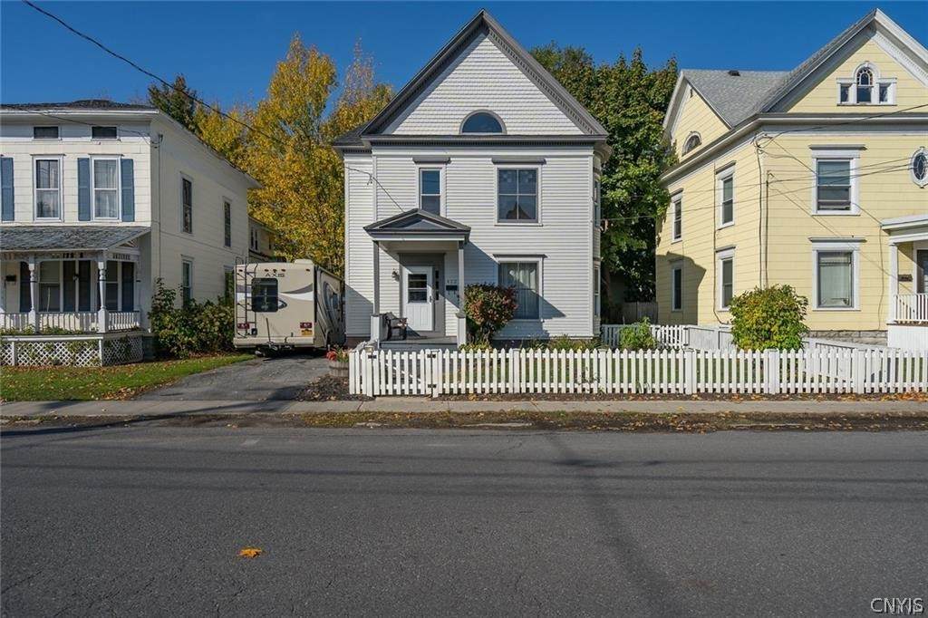 412 Holcomb Street - Photo 1