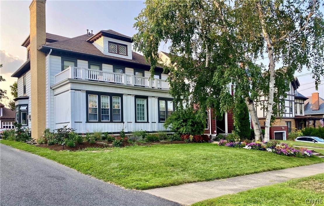 317 Highland Avenue - Photo 1