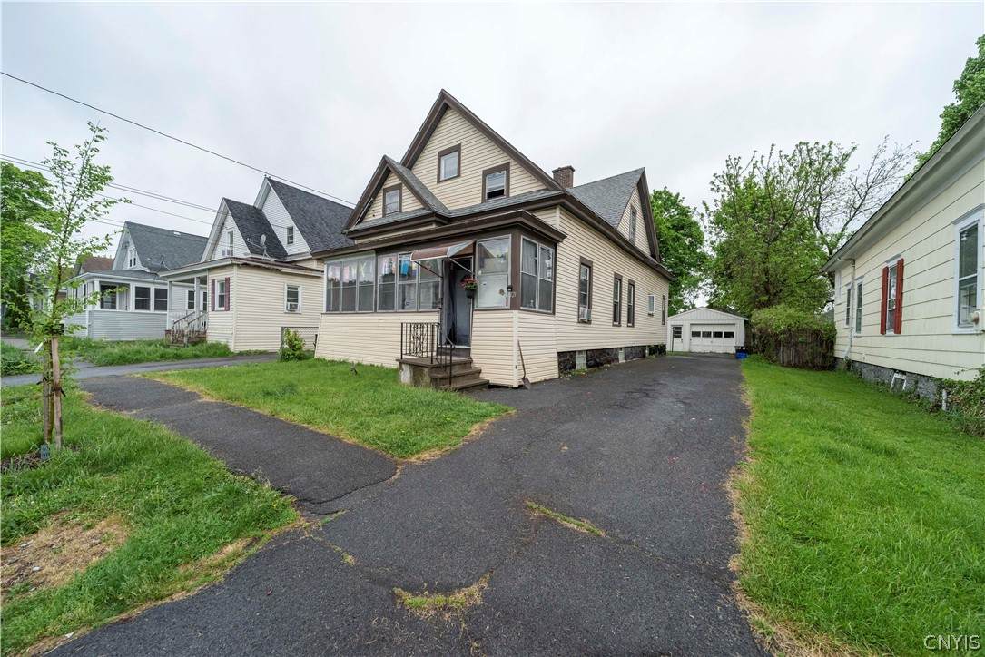 121 Sweeting St - Photo 1