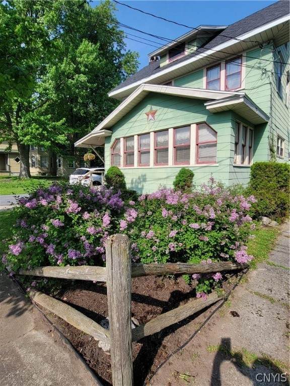 620 Lillian Street - Photo 1
