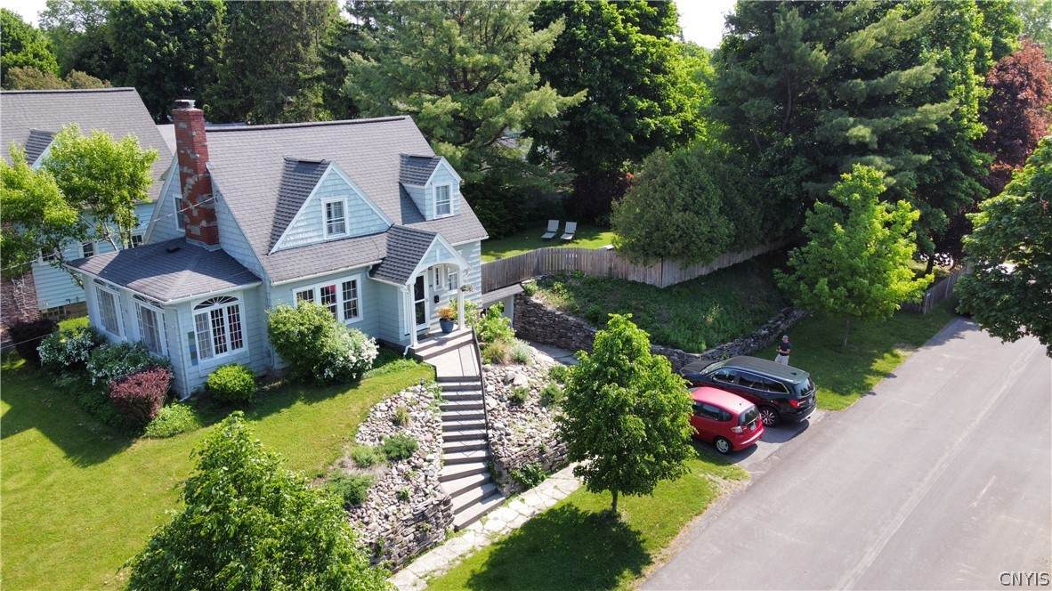 231 Wellington Road - Photo 1