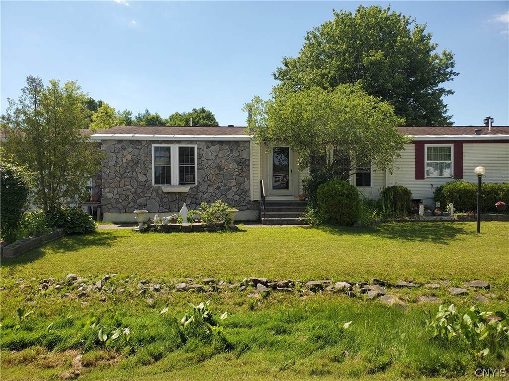 215 Abbe Boulevard - Photo 1