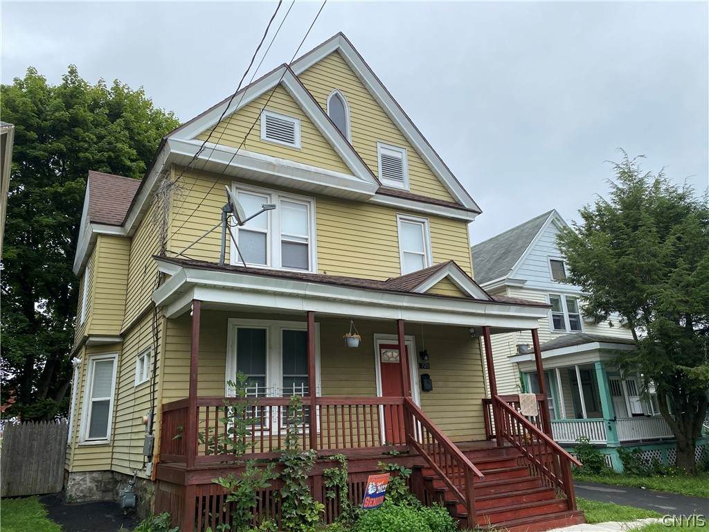 725 Beech Street - Photo 1