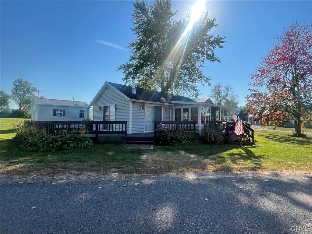 205 Cartier Avenue - Photo 1