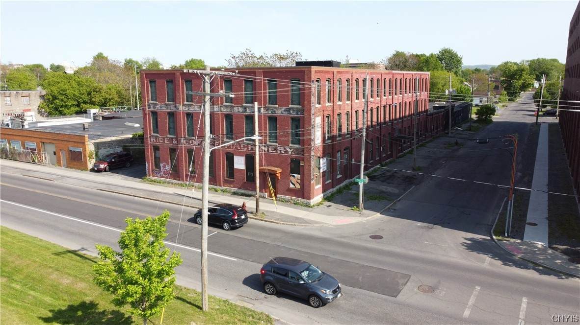 https://bt-photos.global.ssl.fastly.net/rochester/orig_boomver_2_S1521841-2.jpg
