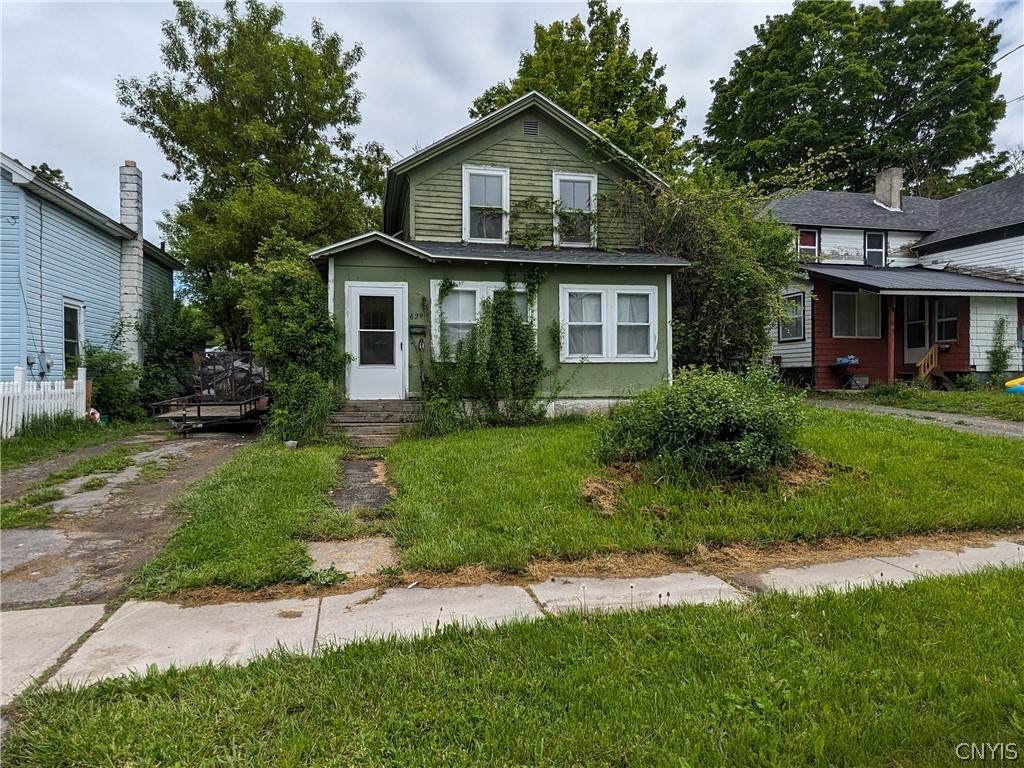 629 Bronson Street - Photo 1