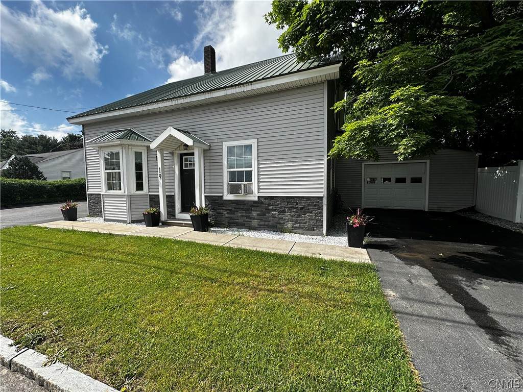 19 Onondaga Street - Photo 1