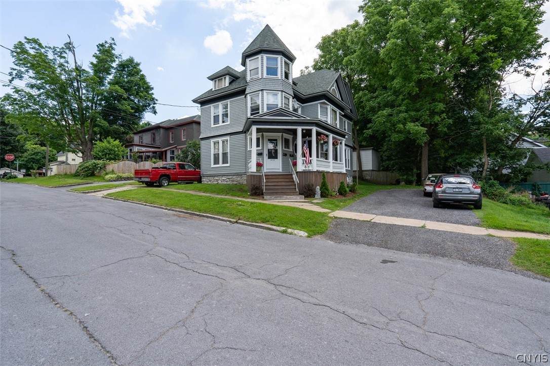 612 Budd Street - Photo 1