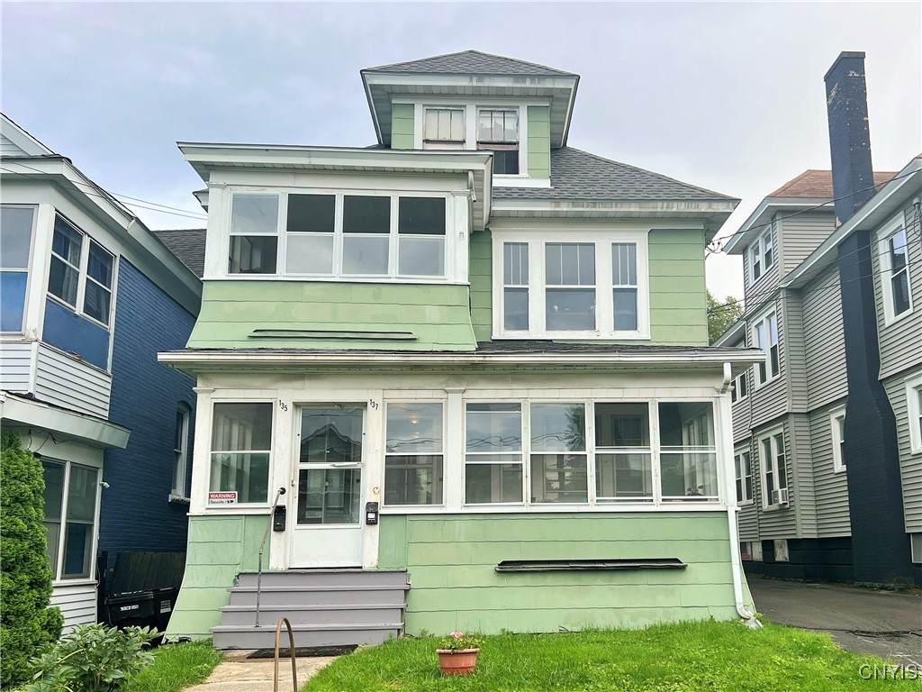 135-137 Whittier Avenue - Photo 1