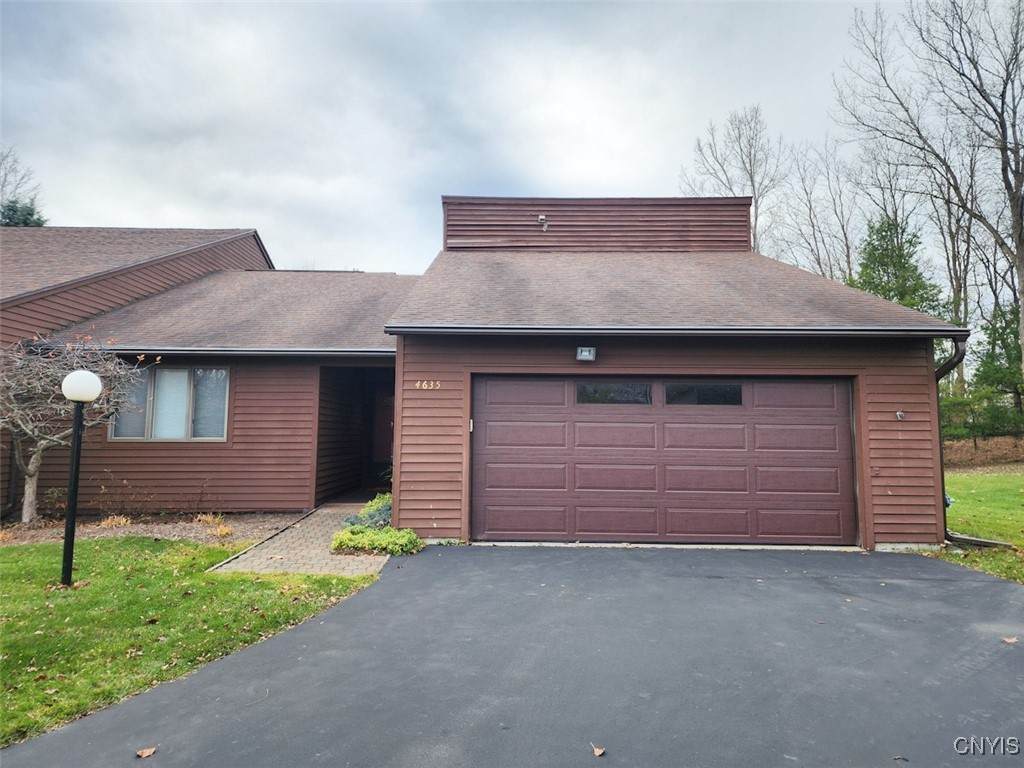 4635 Wisteria Circle - Photo 1