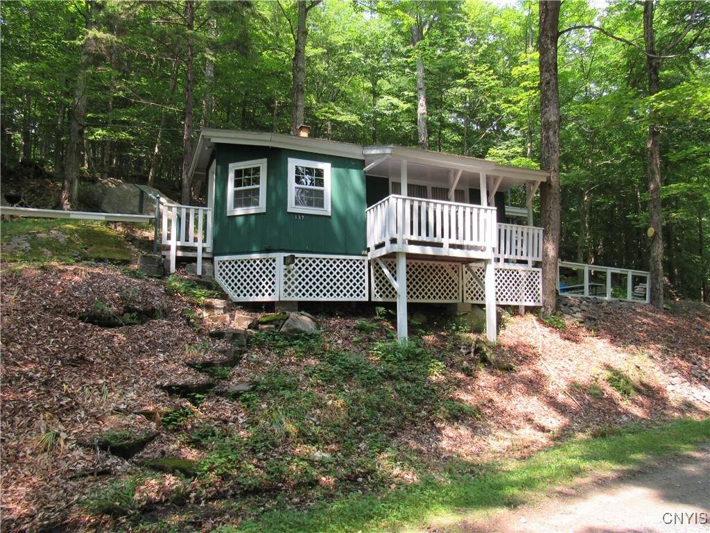 137 Mohawk Drive - Photo 1