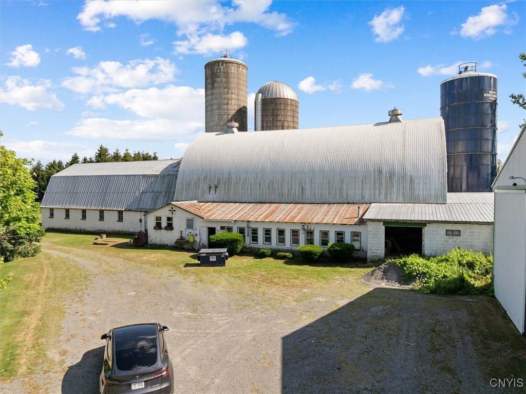 6650 Skinner Road - Photo 1