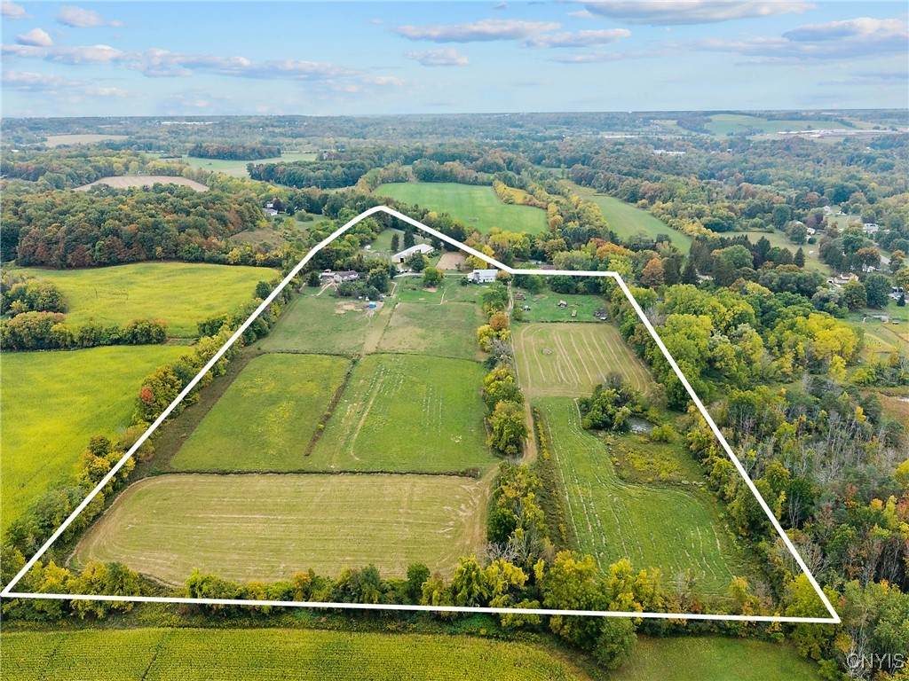 693 Masters Road - Photo 1