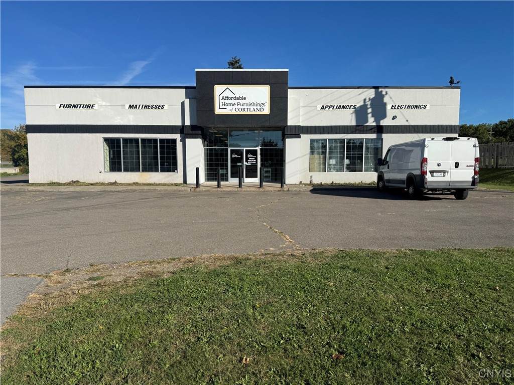 1020 Center Street - Photo 1