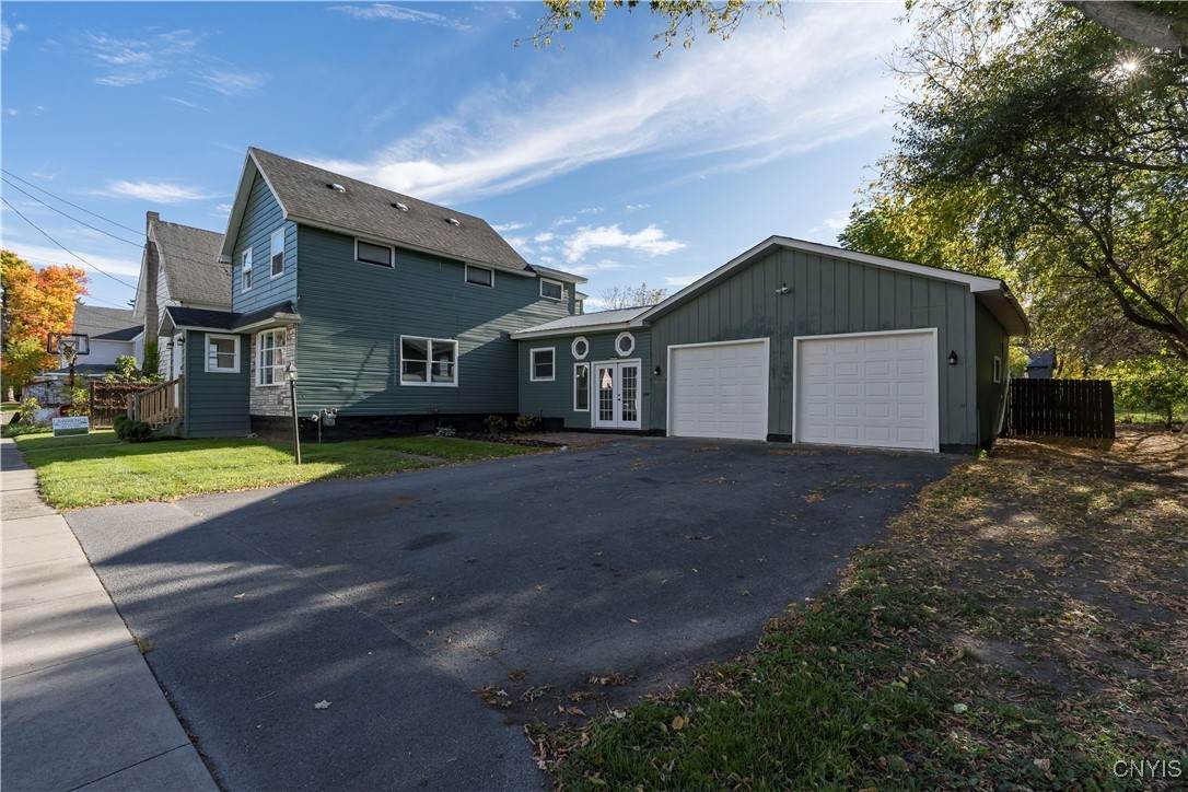 1005 Superior Street - Photo 1