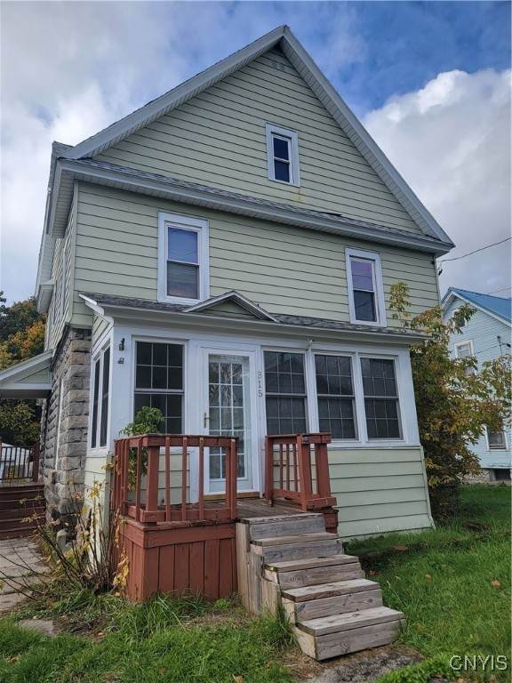 315 California Avenue - Photo 1