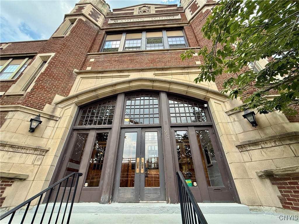 917 Madison Street - Photo 1