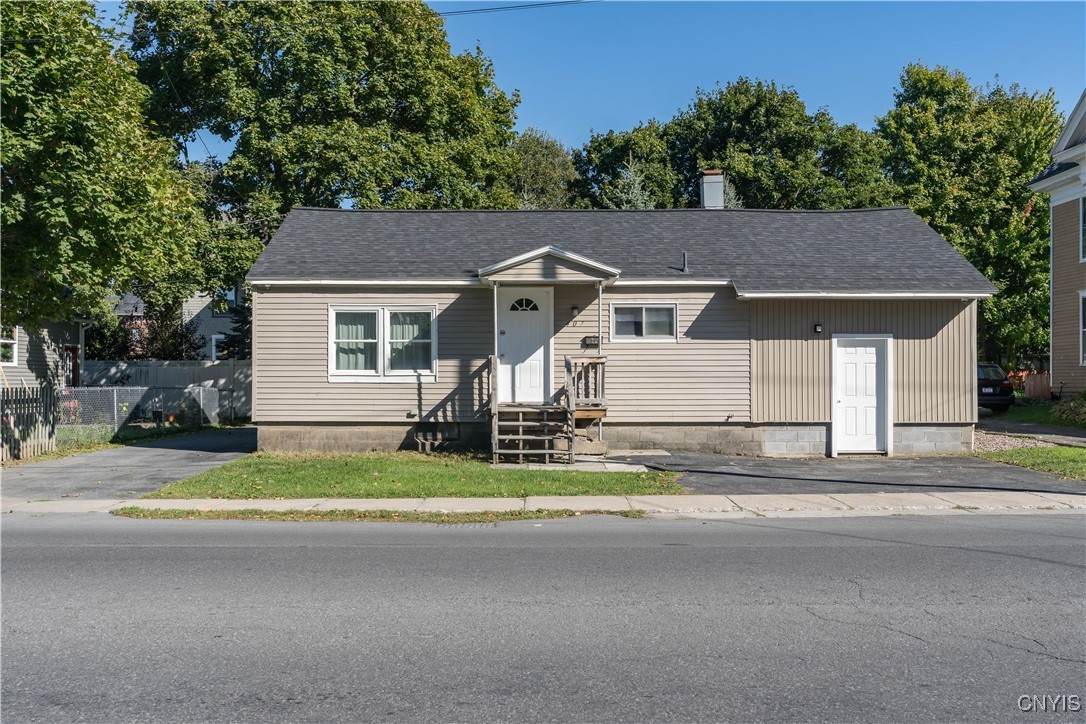 407 Holcomb Street - Photo 1