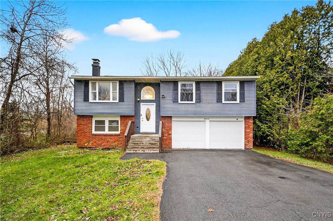 5819 Reis Drive - Photo 1