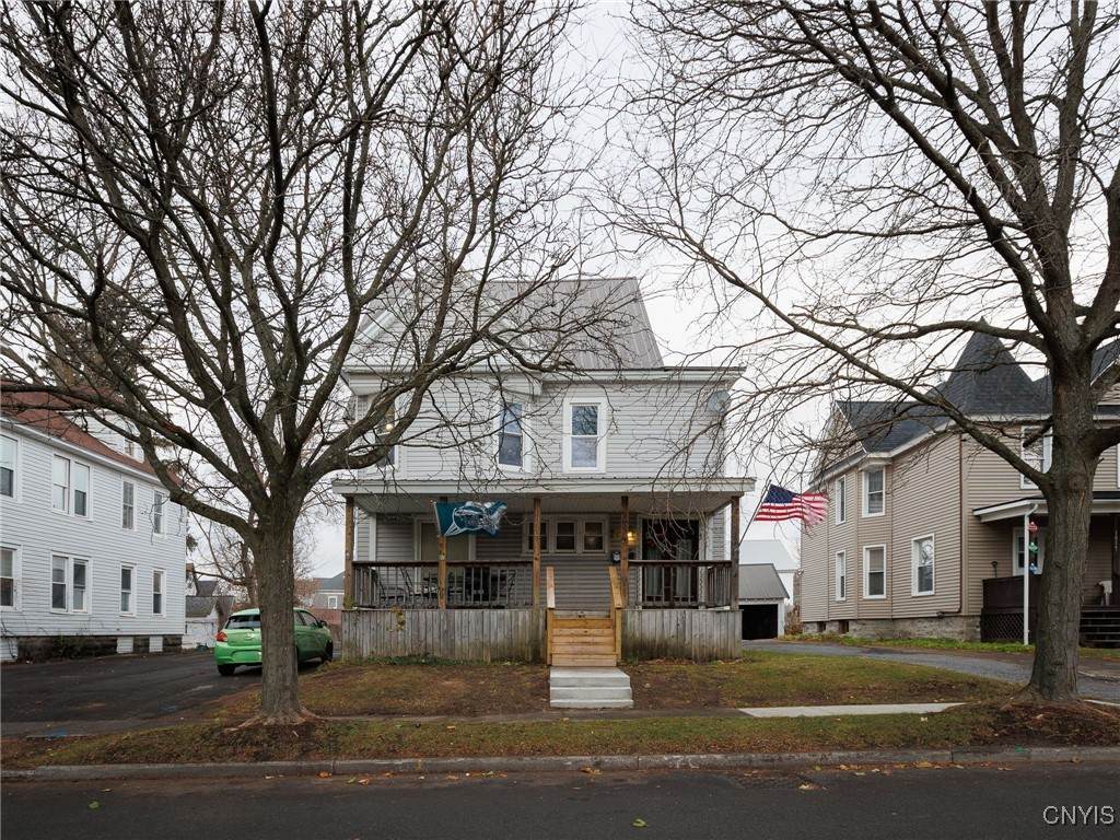 1013 Academy Street - Photo 1
