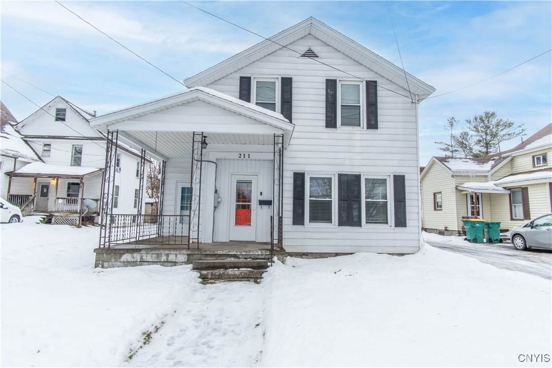 211 Lynde Street - Photo 1