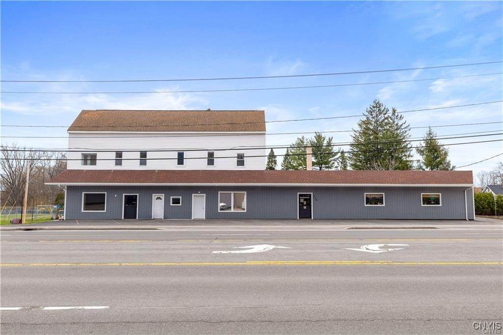 238 Oriskany Boulevard - Photo 1