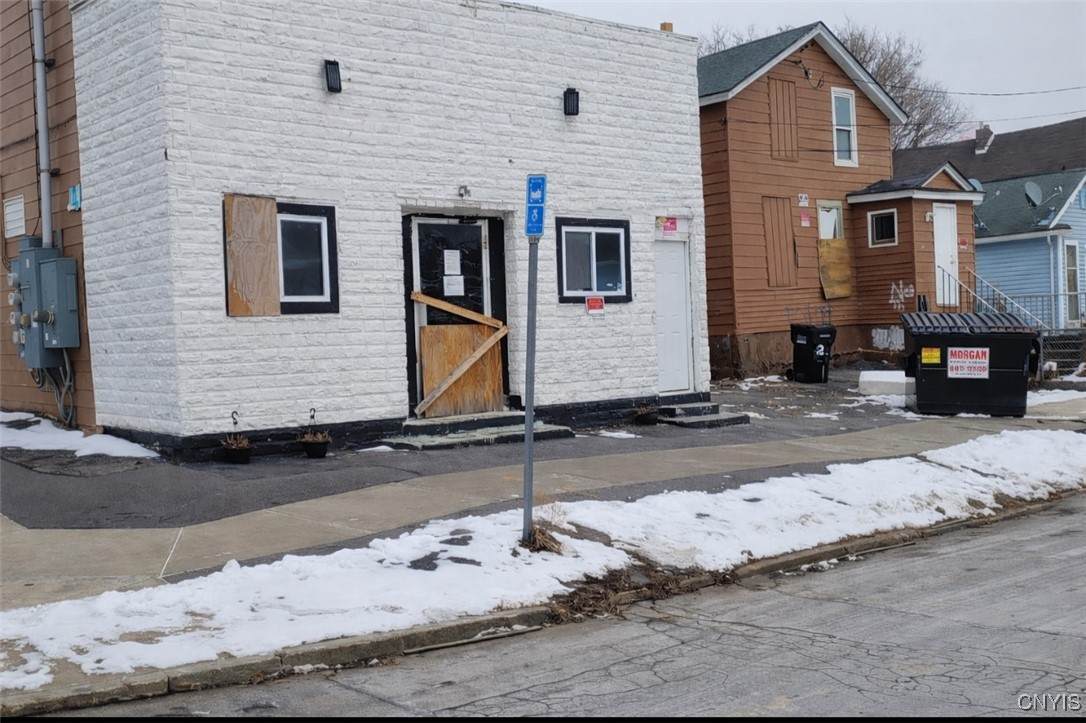 910 Park Street - Photo 1