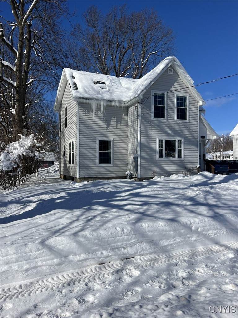 1028 Holcomb Street - Photo 1