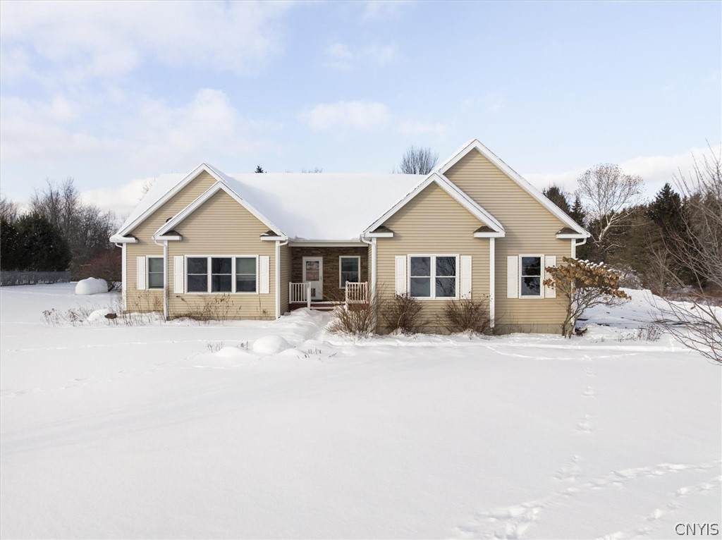 5562 Lakeview Court - Photo 1