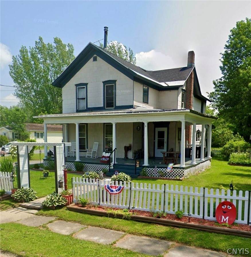 4 Lexington Avenue - Photo 1