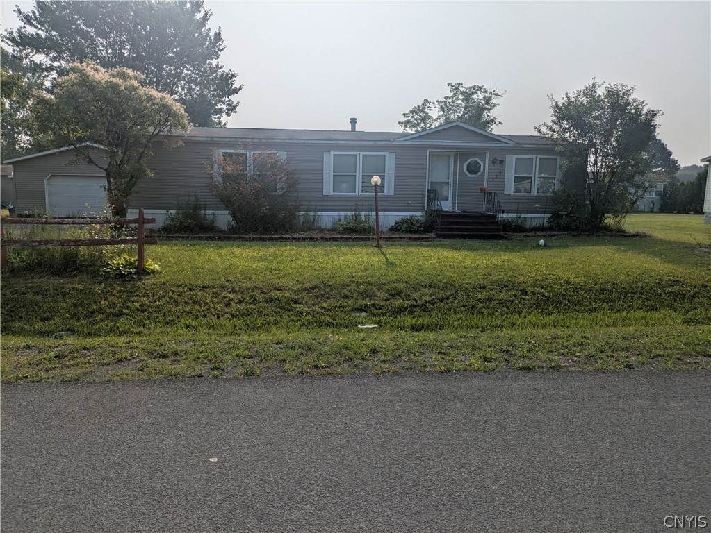 222 Pazdur Blvd West - Photo 1