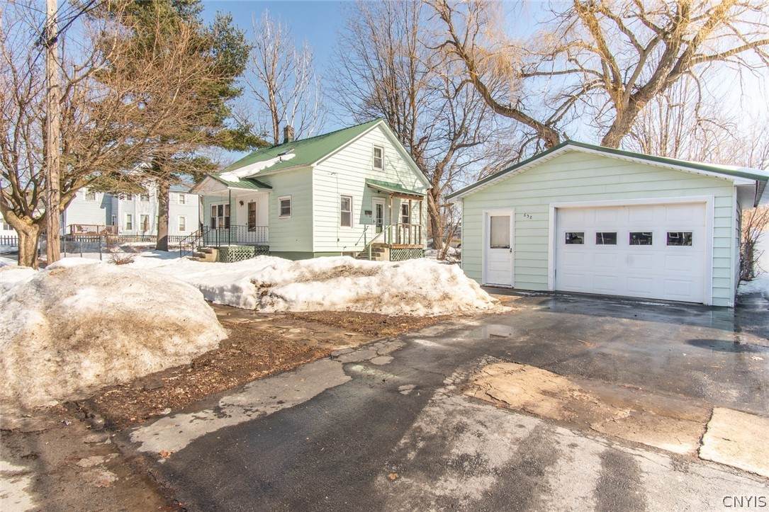 638 Lillian Street - Photo 1
