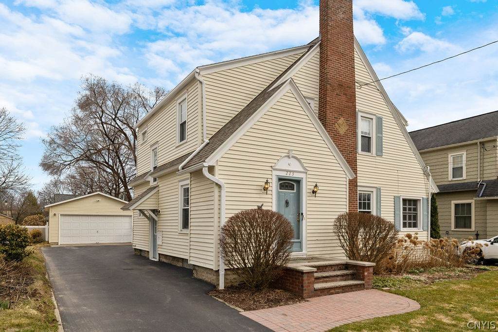 223 Wellington Road - Photo 1