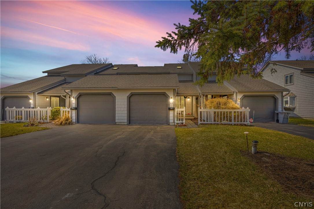 412 Summerhaven Drive - Photo 1