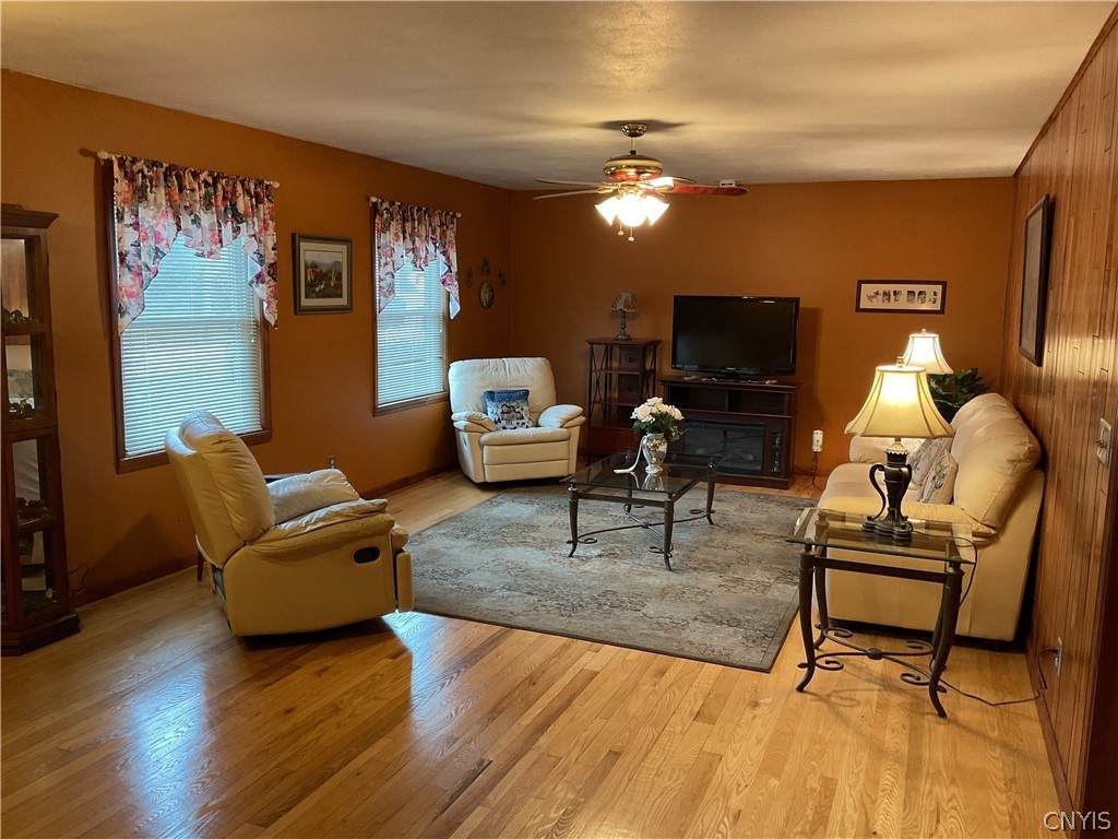 https://bt-photos.global.ssl.fastly.net/rochester/orig_boomver_1_S1670653-2.jpg