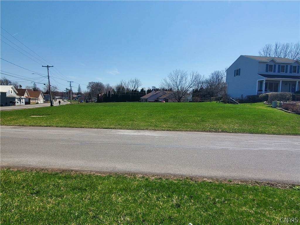 8690 Bayview Dr - Photo 1