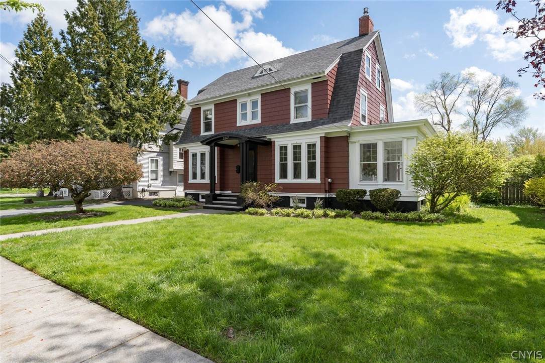 207 Flower Avenue - Photo 1