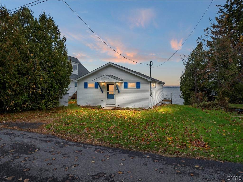 1875 Hill Street - Photo 1