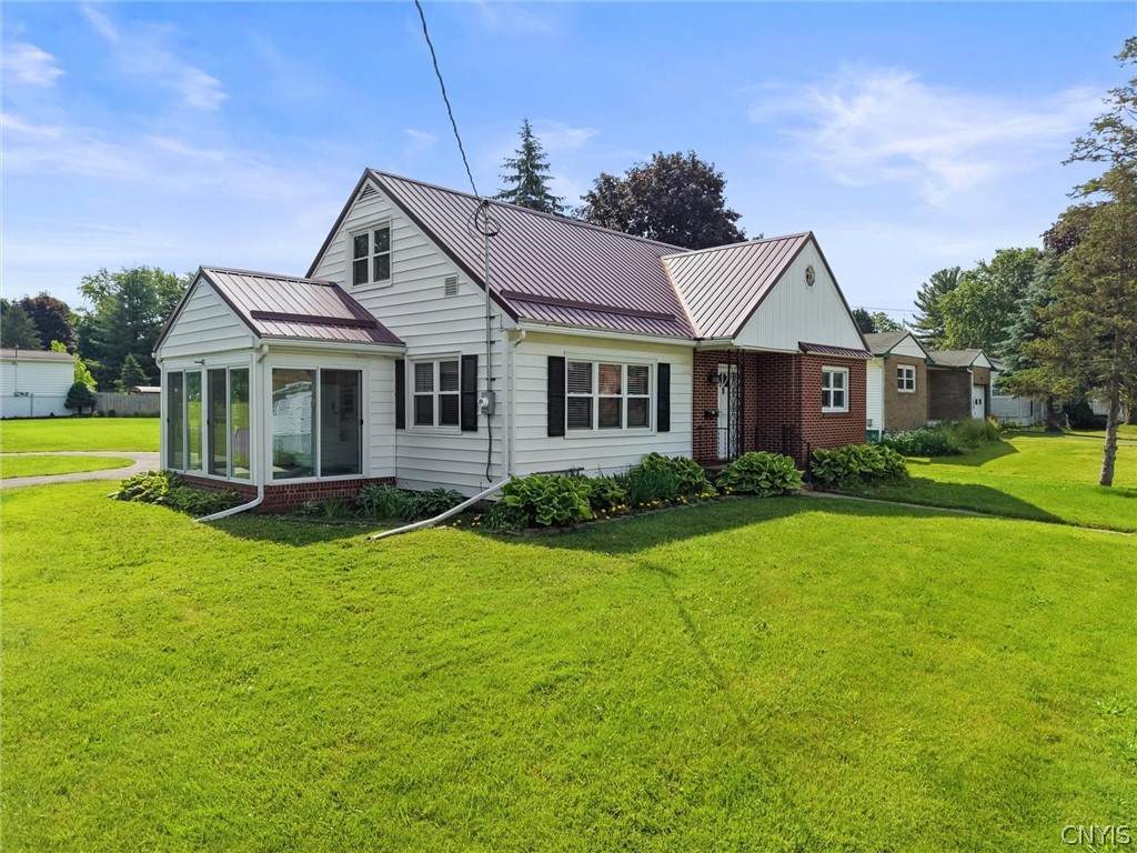 150 Dunning Avenue - Photo 1