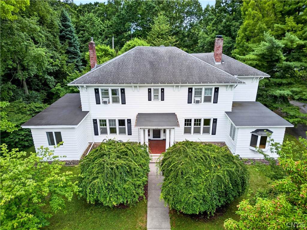 318 Berkeley Drive - Photo 1
