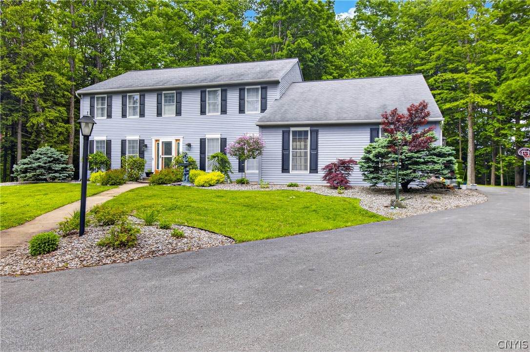 8 Silver Birch Court - Photo 1