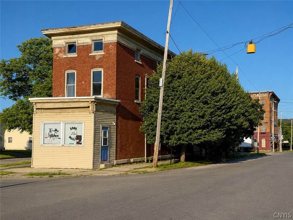 1012 Columbia Street - Photo 1