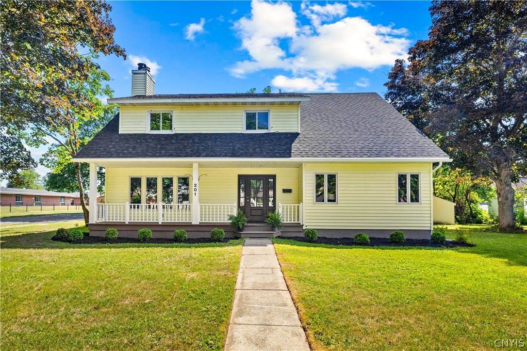 201 Maple Street - Photo 1