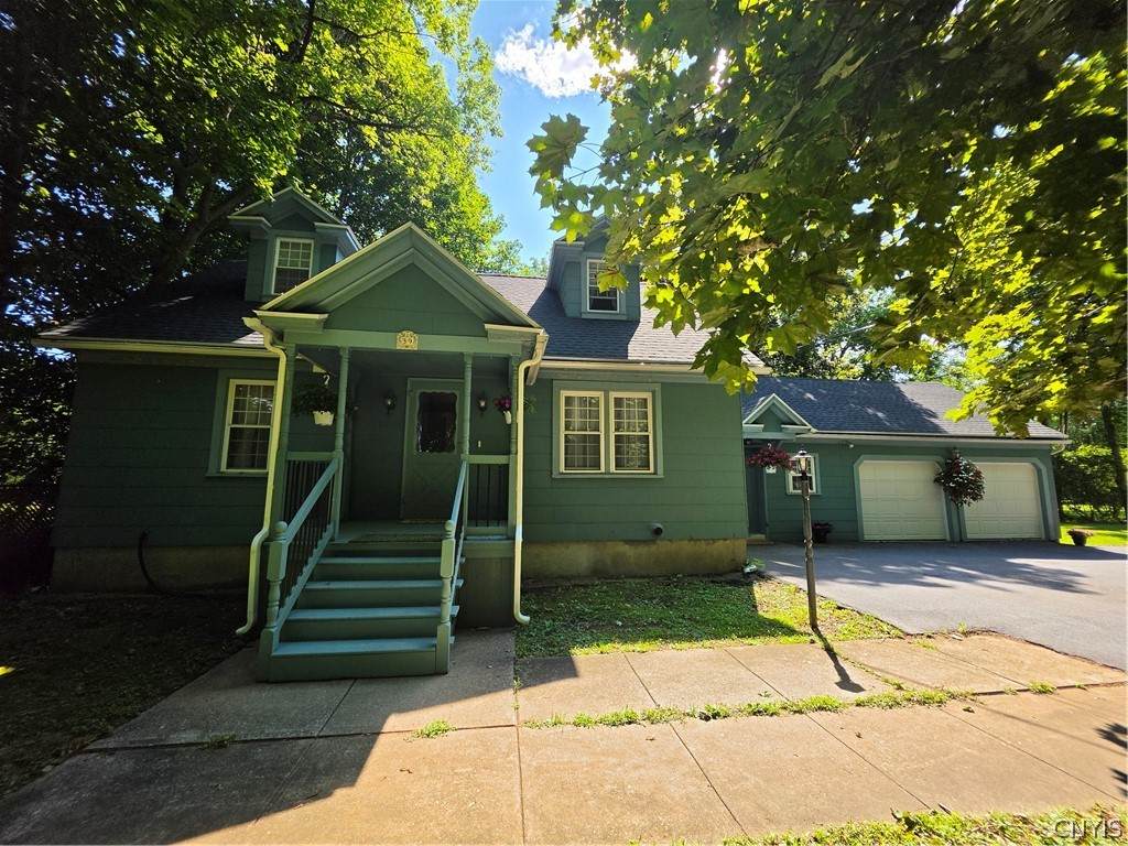39 Norton Avenue - Photo 1