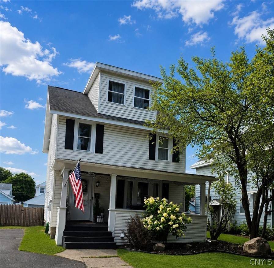 1303 Schuyler Street - Photo 1