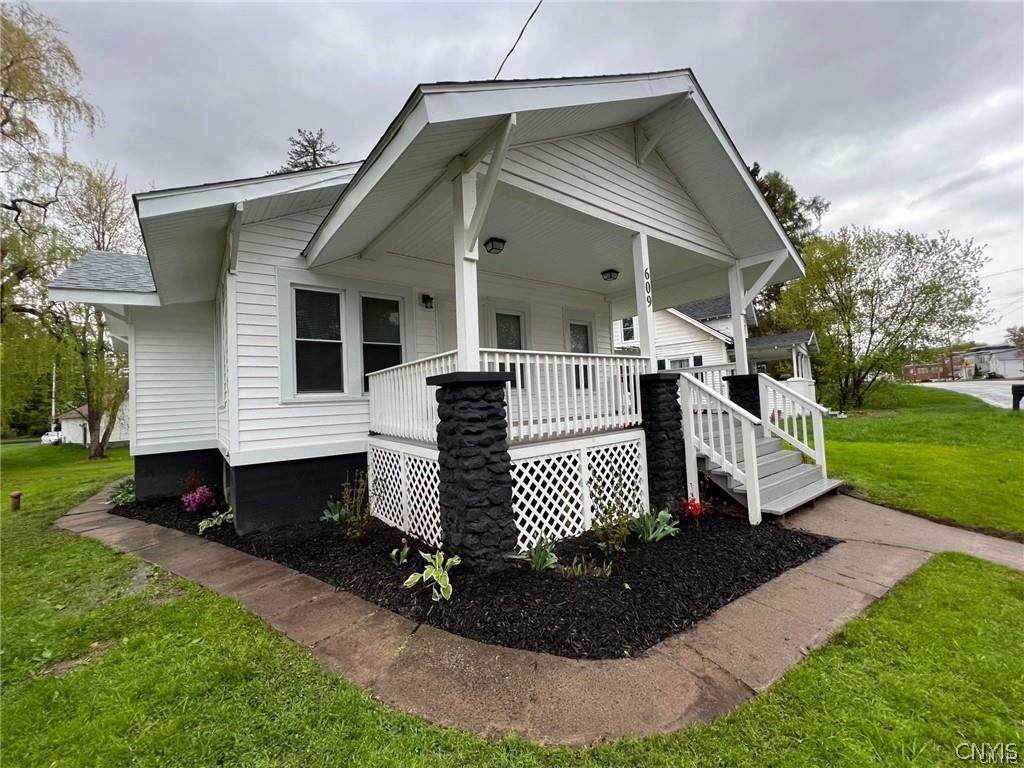 609 Main Street - Photo 1