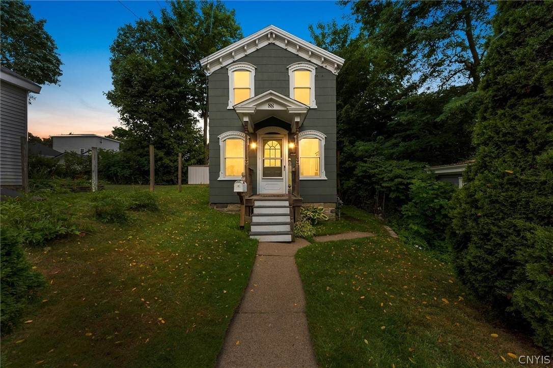 88 8th Street - Photo 1