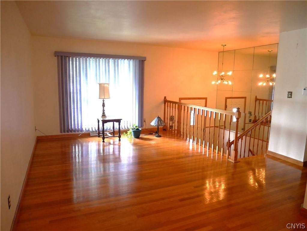 https://bt-photos.global.ssl.fastly.net/rochester/orig_boomver_1_S1704075-2.jpg